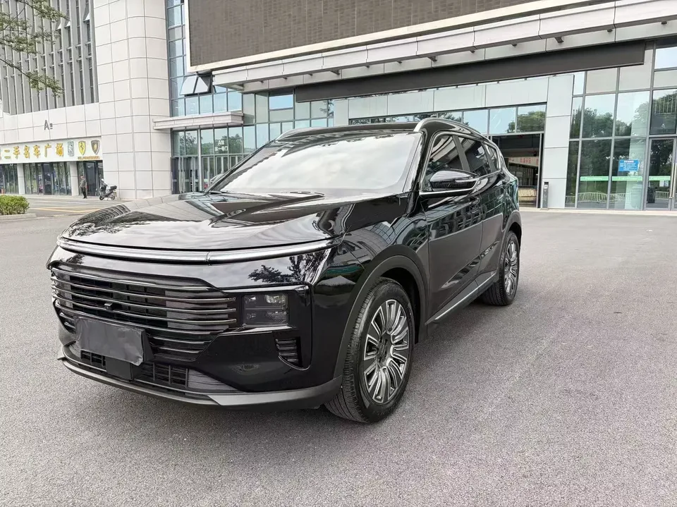 Jetour Jietu X70 PLUS Jietu X70 PLUS 2024 Champion Edition 1.5T DCT Champion PRO 5-seater 2025 — photo 1, buy with delivery to Moscow