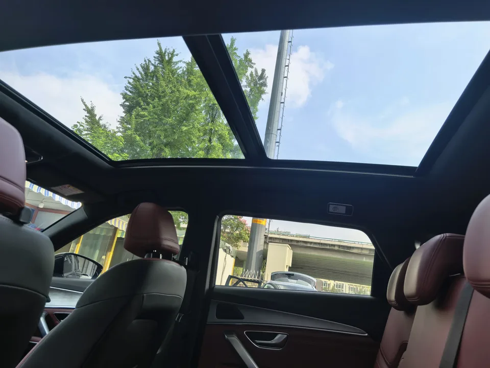 Jetour Jietu X70 PLUS Jietu X70 PLUS 2024 Champion Edition 1.5T DCT Champion PRO 7 Seaters 2024 — thumbnail 4