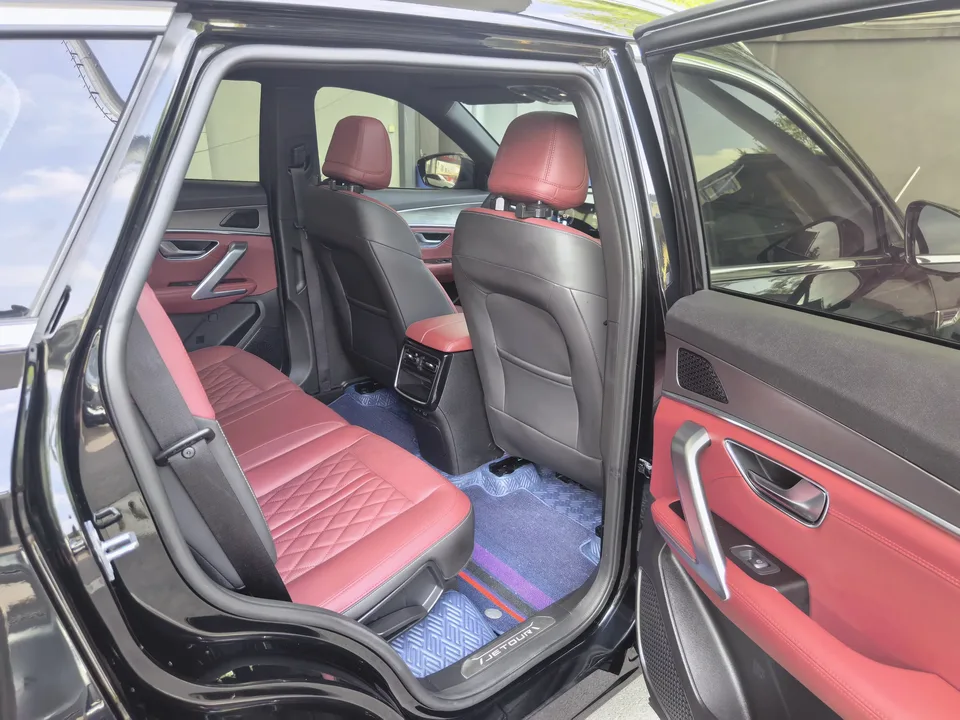 Jetour Jietu X70 PLUS Jietu X70 PLUS 2024 Champion Edition 1.5T DCT Champion PRO 7 Seaters 2024 — thumbnail 5