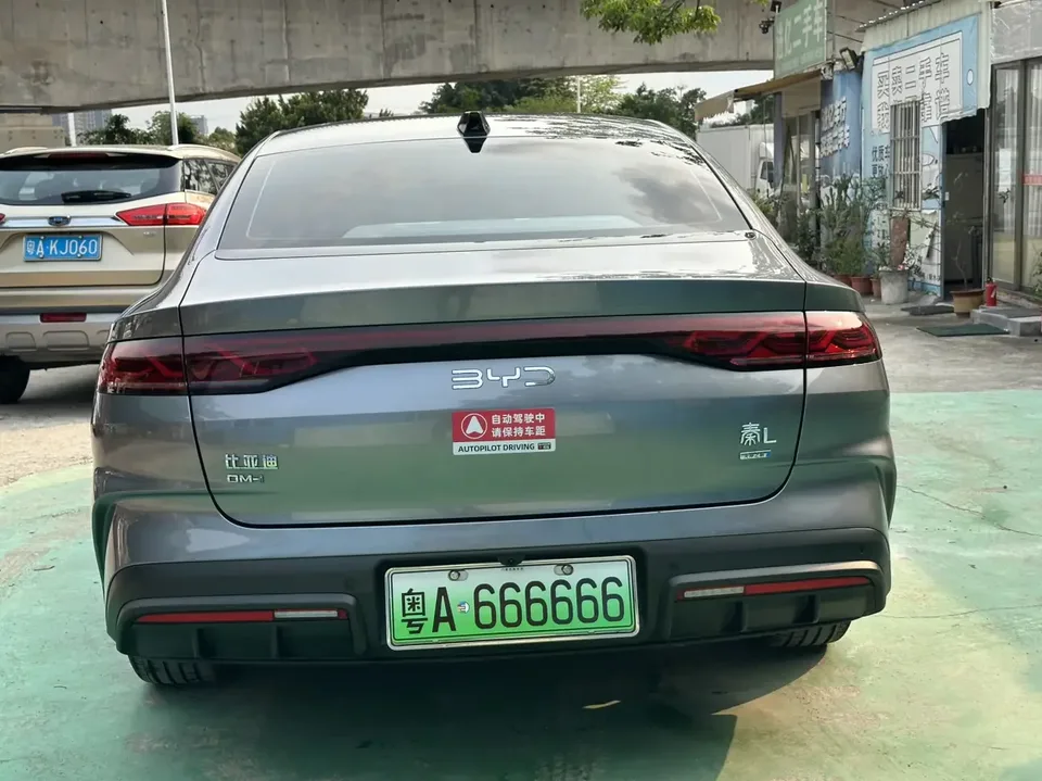 BYD Qin L DM Qin L DM 2025 DM-i 80KM Intelligent Driving Edition 2025 — thumbnail 2