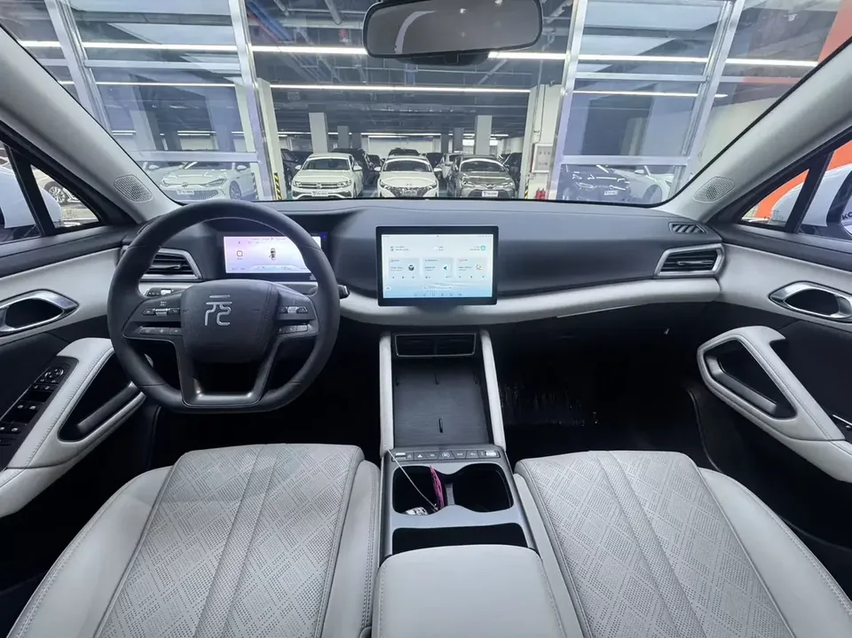 BYD Yuan Up Yuan UP 2025 301KM Pilot 2025 — thumbnail 5