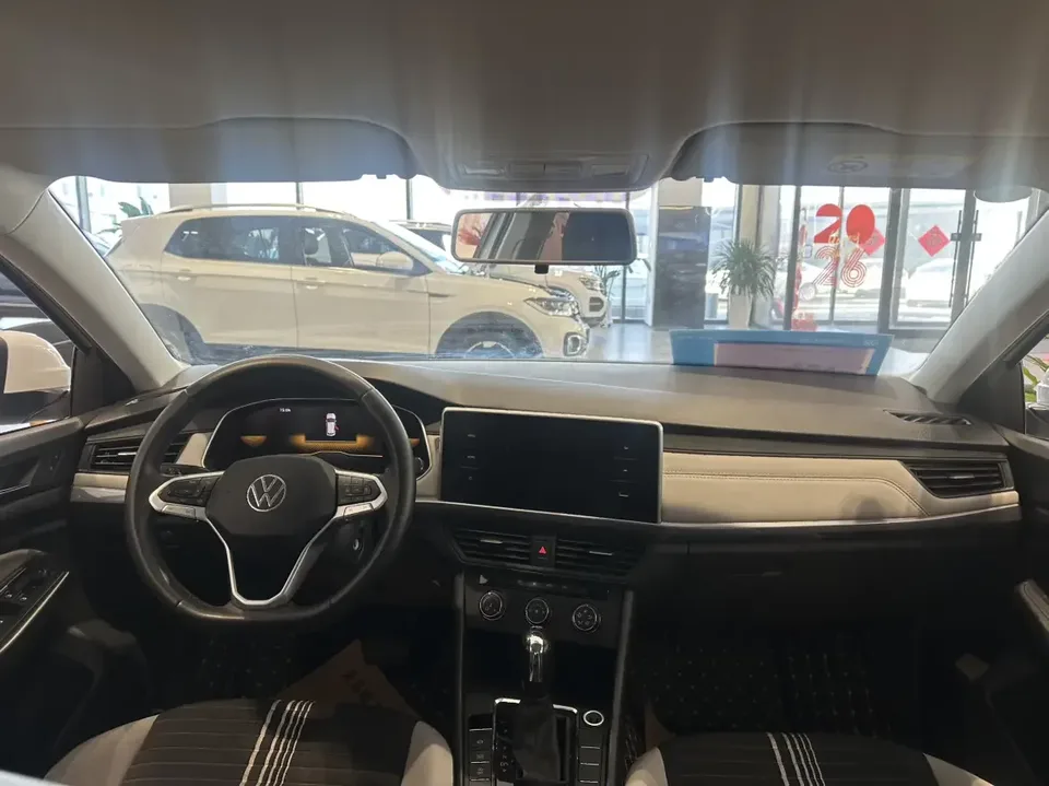 Volkswagen Bora Bora 2024 200TSI DSG Free Travel Edition 2024 — thumbnail 3
