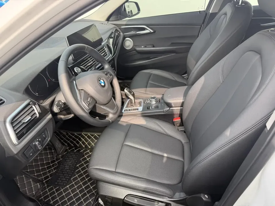 BMW 1 Series BMW 1 Series 2023 120i M Sport 2023 — thumbnail 3