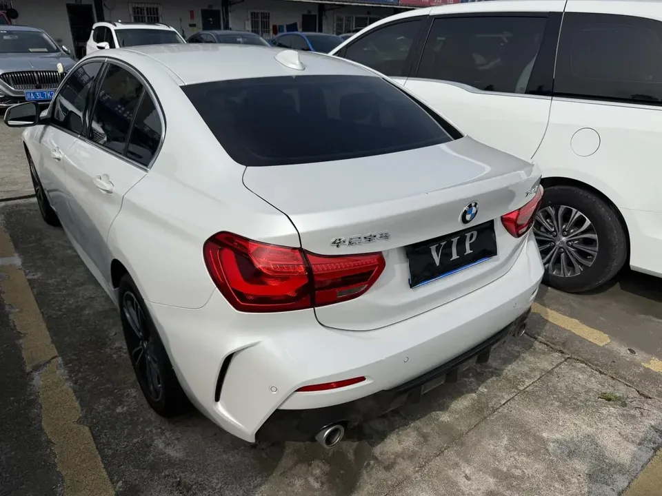 BMW 1 Series BMW 1 Series 2023 120i M Sport 2023 — thumbnail 4