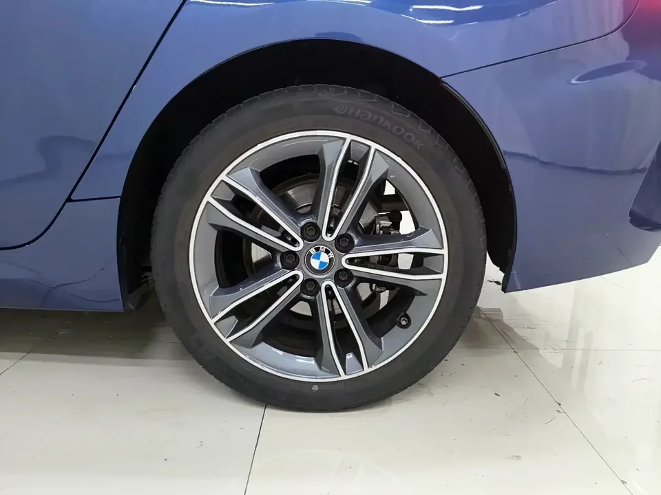 BMW 1 Series BMW 1 Series 2023 120i M Sport 2023 — thumbnail 3