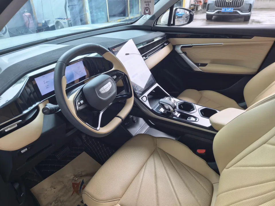 Geely Atlas L Boyue L 2023 1.5TD DCT Premium 2023 — thumbnail 4