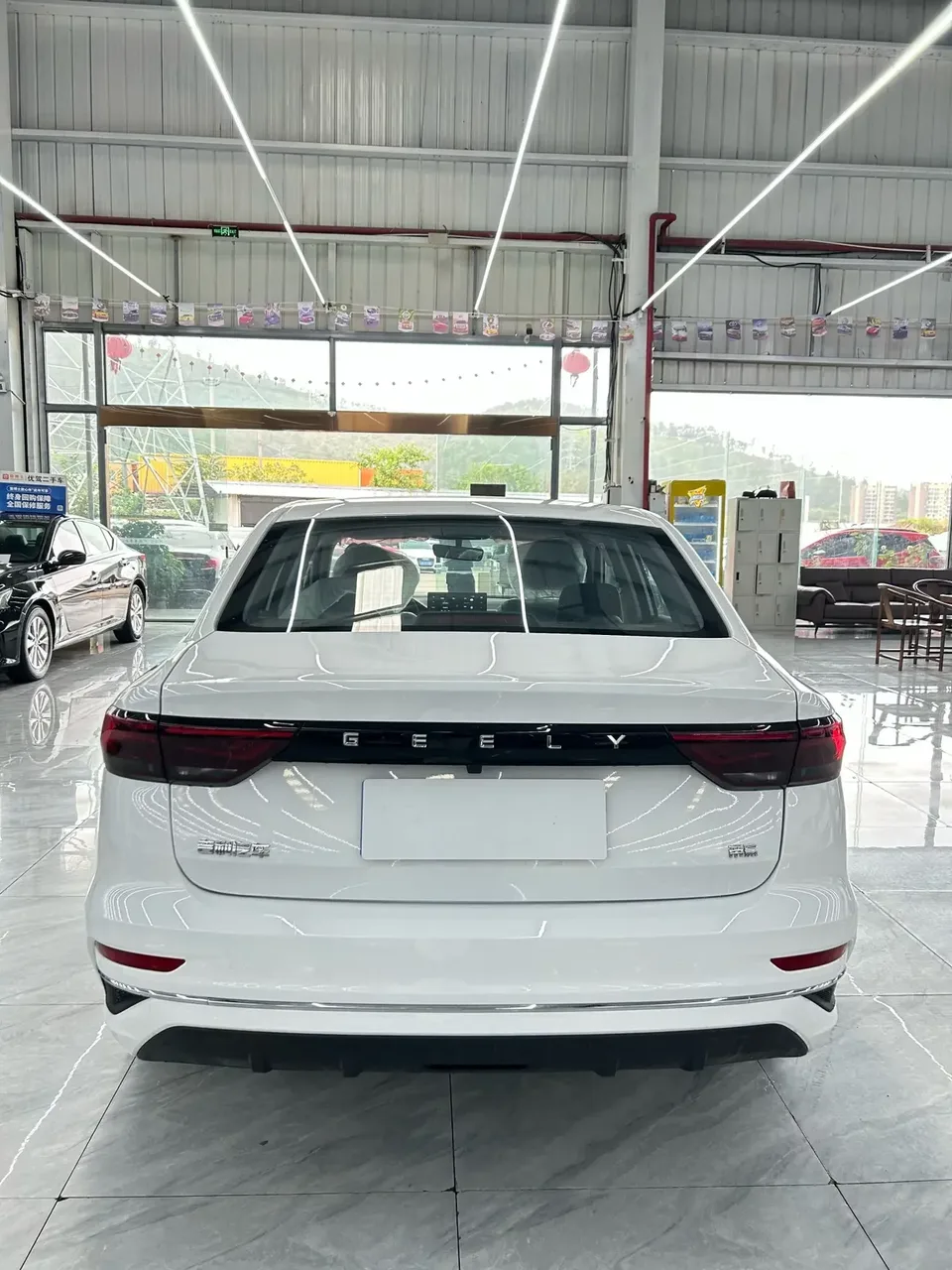 Geely Emgrand emgrand 2025 4th Generation 1.5L CVT Longteng Edition 2026 — thumbnail 2