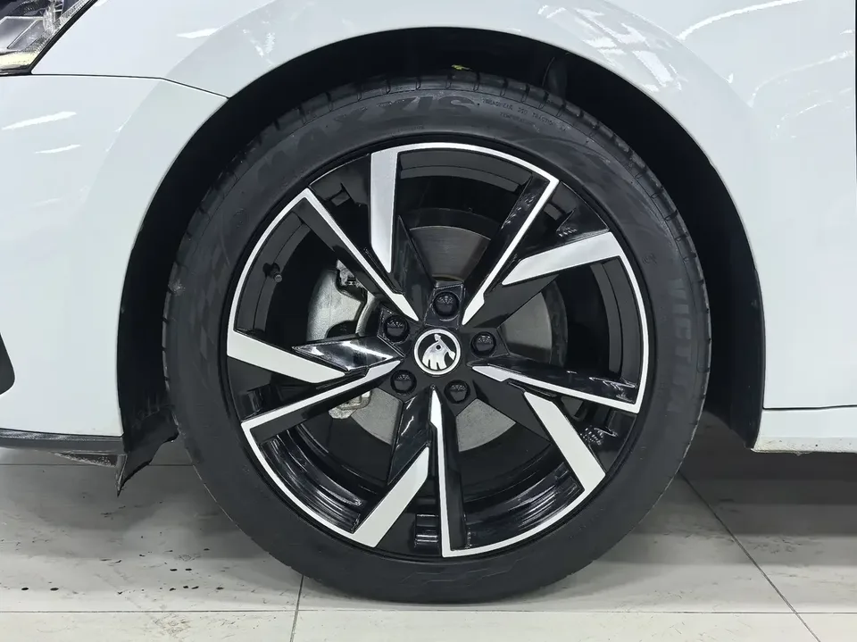 Skoda Octavia Octavia 2023 Modified PRO TSI280 DSG Luxury Edition 2023 — thumbnail 4