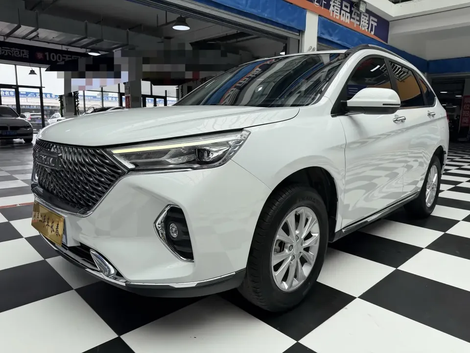 Haval M6 Haval M6 2021 PLUS 1.5T DCT Luxury Intelligent Connection 2022 — photo 1, buy with delivery to Moscow