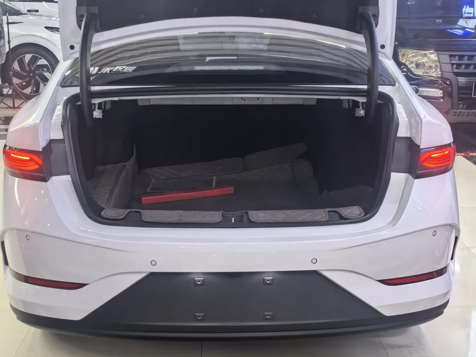 BYD Qin PLUS DM Qin PLUS DM 2026 DM-i 128KM Progressive 2025 — thumbnail 5