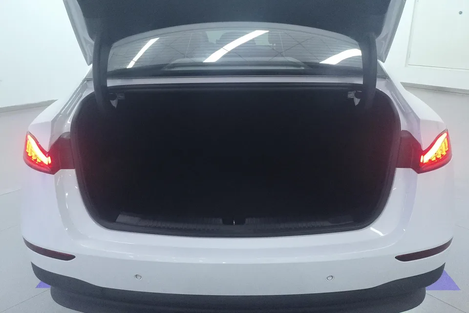Roewe D7 DMH Roewe D7 DMH 2023 125 Excellence Edition 2024 — thumbnail 5