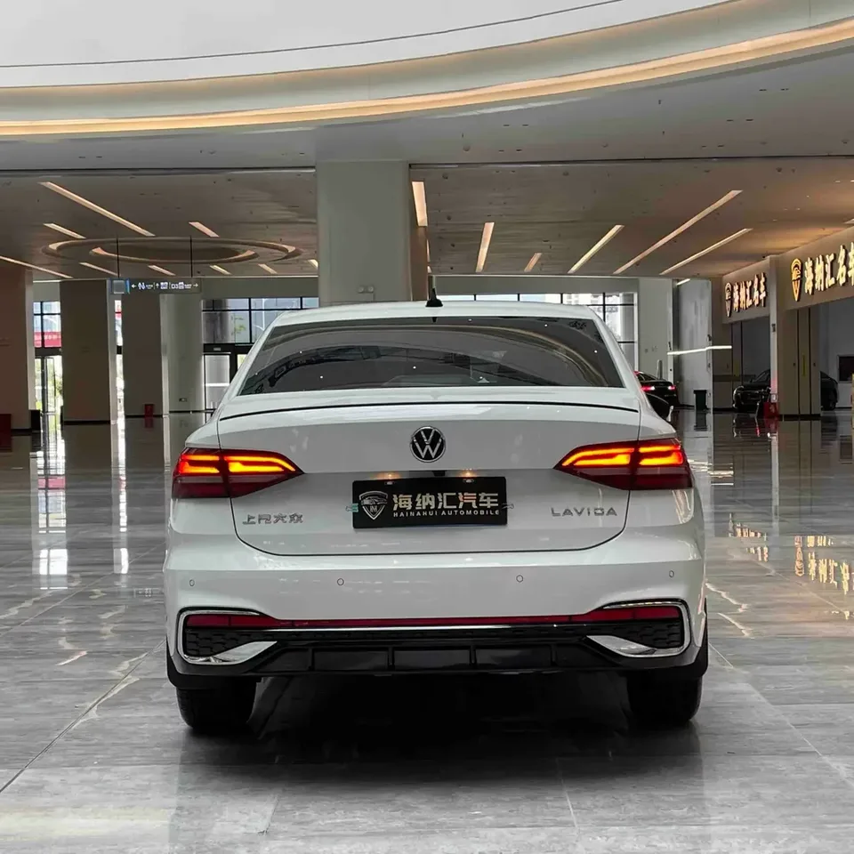 Volkswagen Lavida Lavida 2024 300TSI DSG Full Elegance Edition 2025 — thumbnail 2