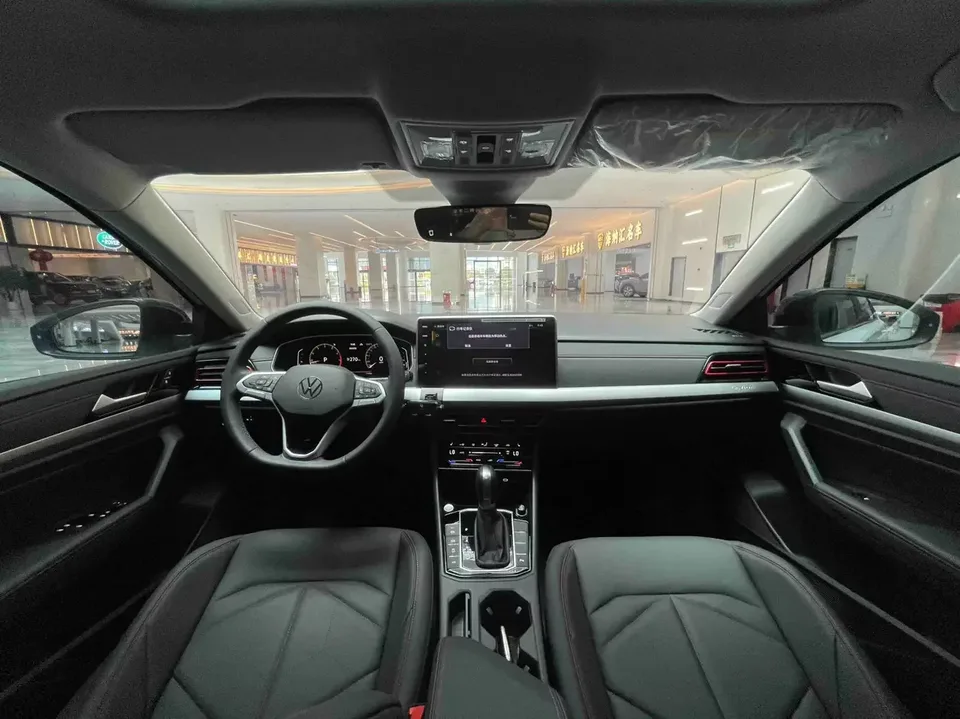 Volkswagen Lavida Lavida 2024 300TSI DSG Full Elegance Edition 2025 — thumbnail 3