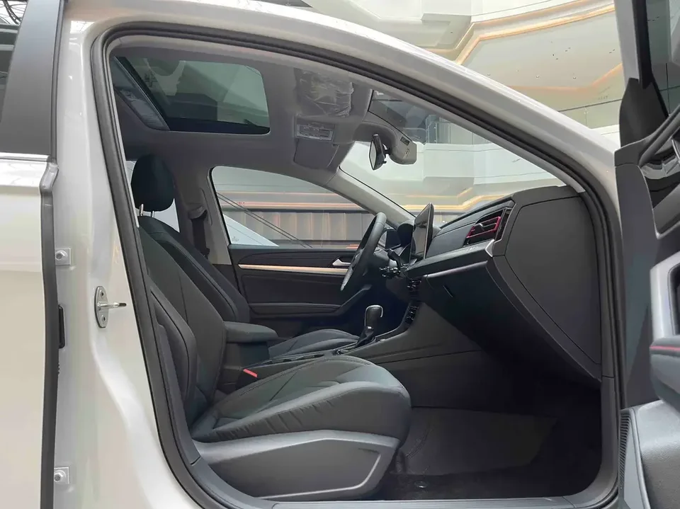 Volkswagen Lavida Lavida 2024 300TSI DSG Full Elegance Edition 2025 — thumbnail 4