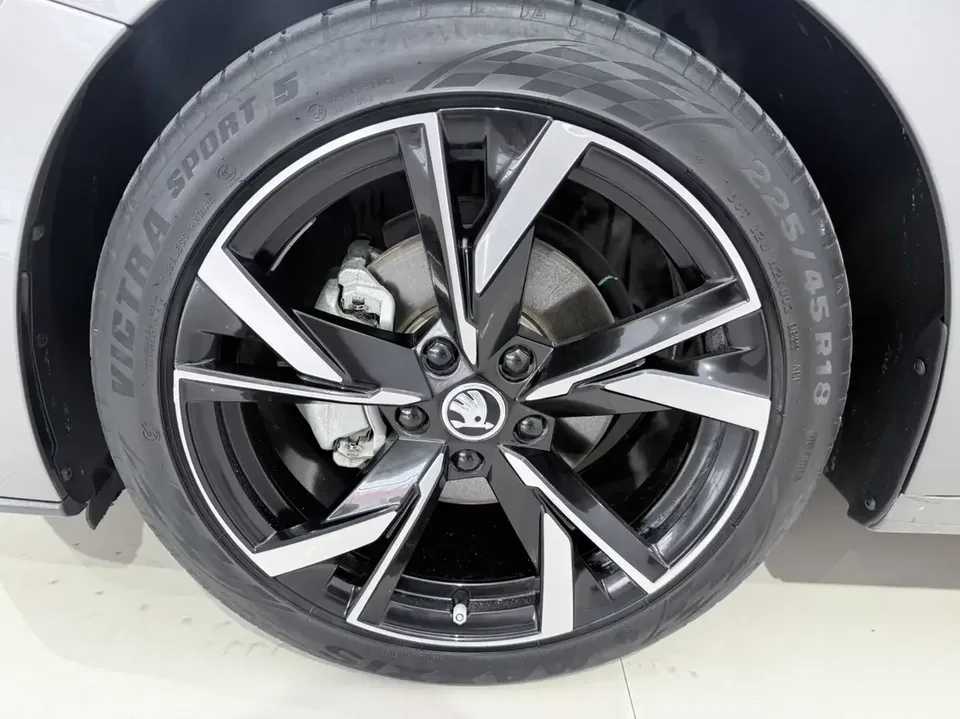 Skoda Octavia Octavia 2022 PRO TSI280 DSG Luxury Edition 2022 — thumbnail 2