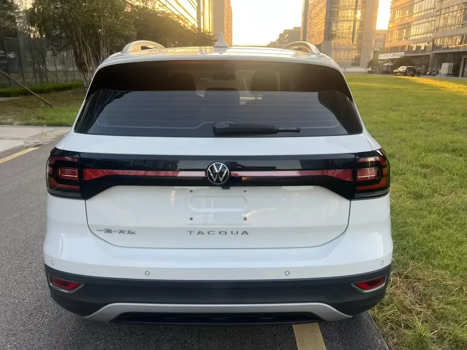Volkswagen Explore the shadows Explore the shadows 2021 1.5L Automatic Smart Link Edition 2022 — миниатюра 2