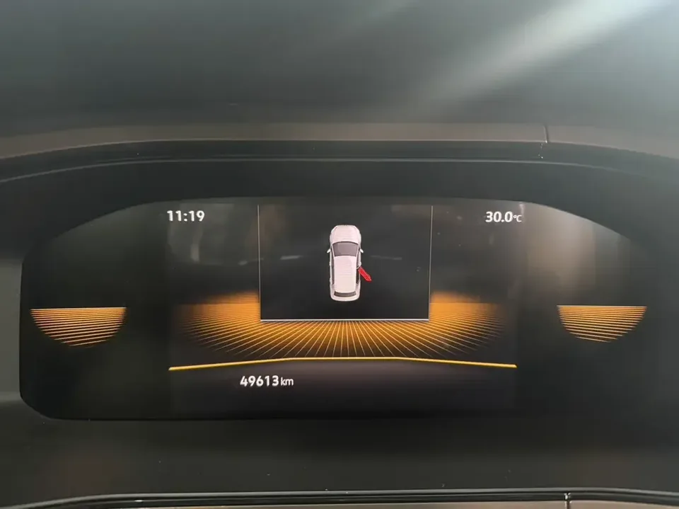 Volkswagen Tharu tuyue 2022 280TSI 2WD Deluxe Edition 2022 — thumbnail 3