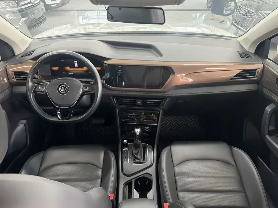 Volkswagen Tharu tuyue 2022 280TSI 2WD Deluxe Edition 2022 — thumbnail 5