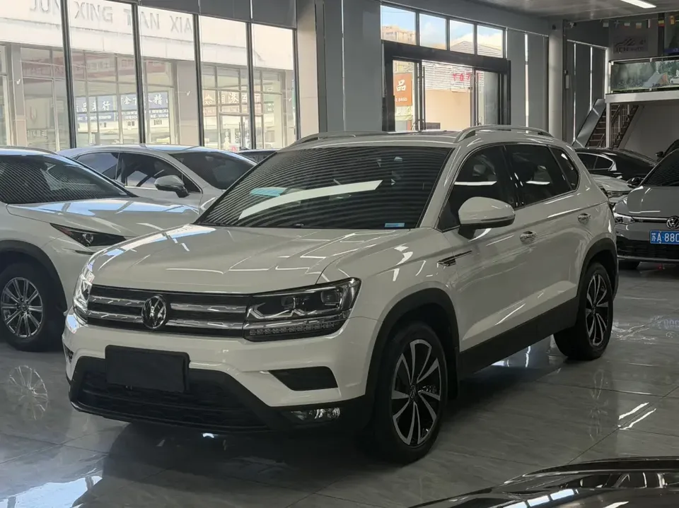 Volkswagen Tharu tuyue 2022 280TSI 2WD Deluxe Edition 2022 — photo 1, buy with delivery to Moscow