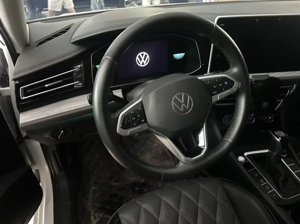 Volkswagen Sagitar Sagitar 2023 300TSI DSG Beyond Edition 2024 — thumbnail 3