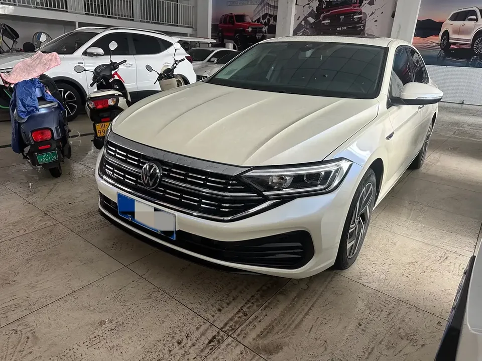 Volkswagen Sagitar Sagitar 2023 300TSI DSG Beyond Edition 2024 — photo 1, buy with delivery to Moscow