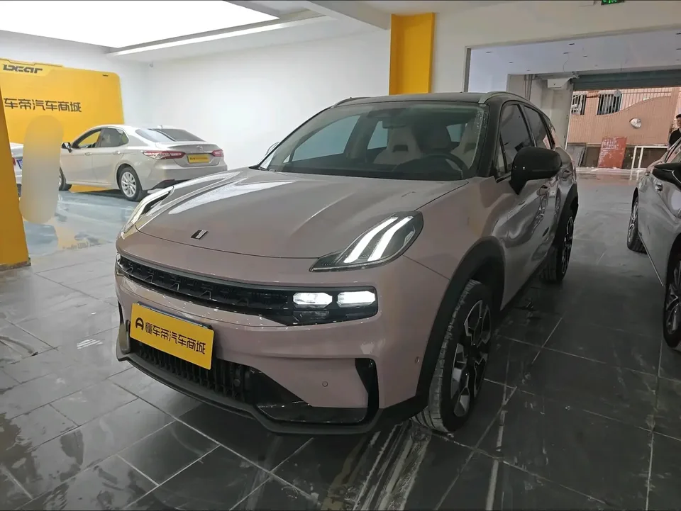 Lynk & Co 06 Lynk & Co 06 2023 Remix 1.5T Shero 2023 — photo 1, buy with delivery to Moscow