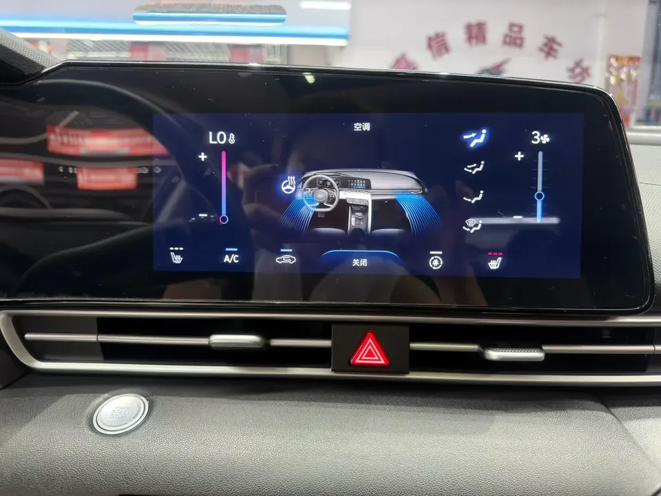 Hyundai Elantra Elantra 2021 1.5L CVT LUX Premium Edition 2022 — thumbnail 3