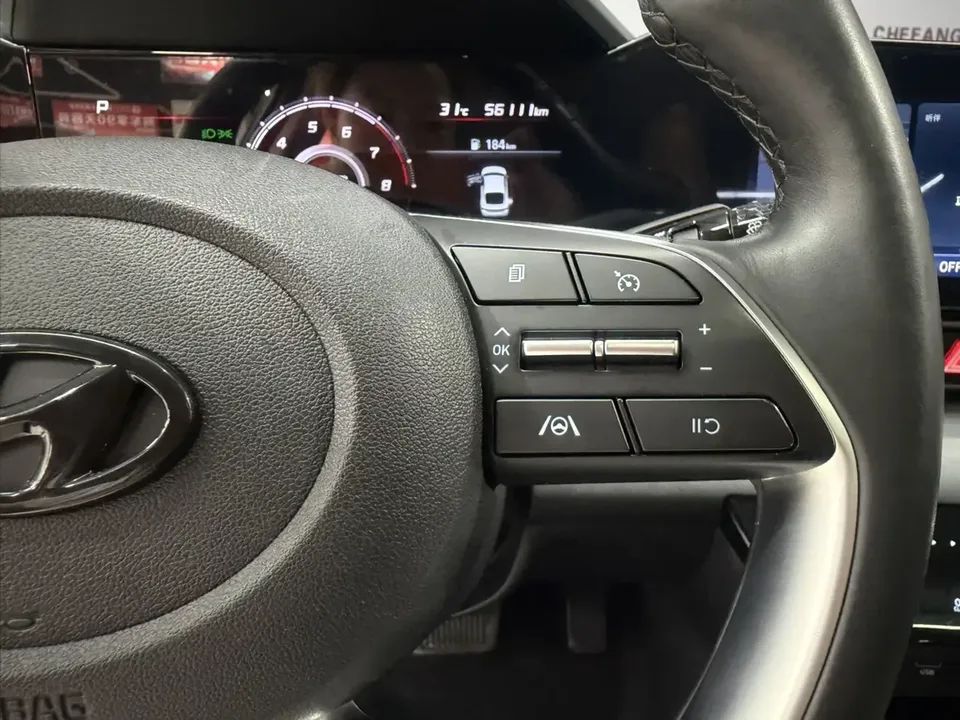 Hyundai Elantra Elantra 2021 1.5L CVT LUX Premium Edition 2022 — thumbnail 4