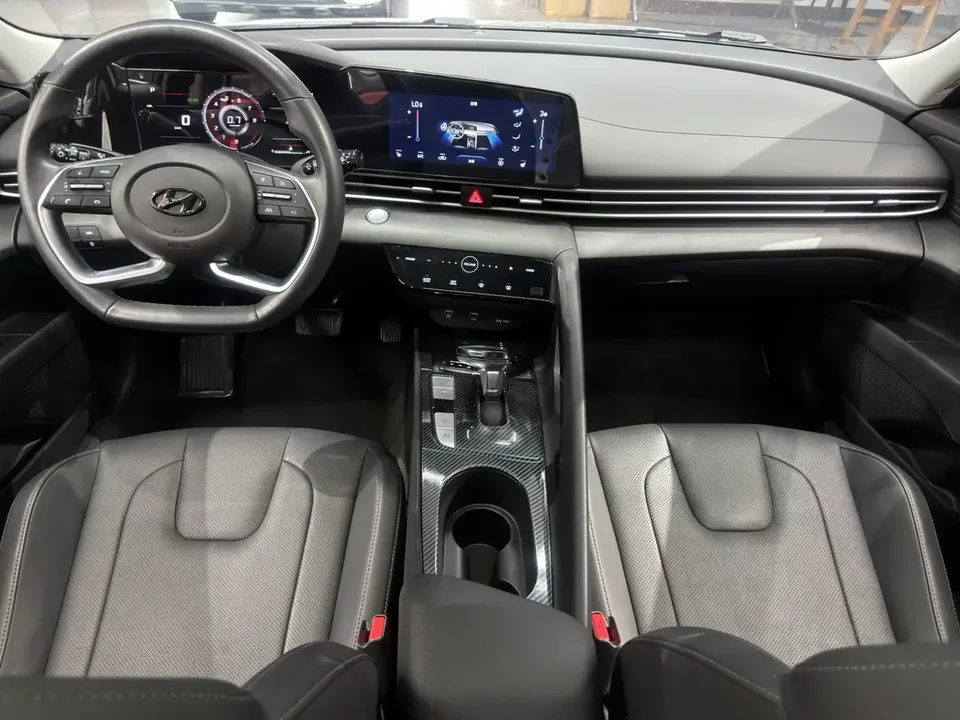 Hyundai Elantra Elantra 2021 1.5L CVT LUX Premium Edition 2022 — thumbnail 5