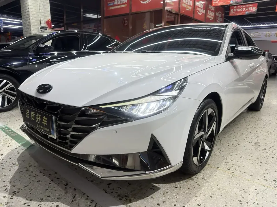 Hyundai Elantra Elantra 2021 1.5L CVT LUX Premium Edition 2022 — photo 1, buy with delivery to Moscow