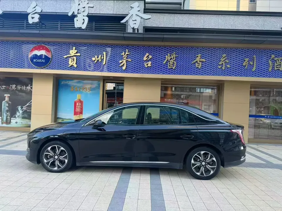 Hongqi E-QM5 Hongqi E-QM5 2023 Basic travel version 2023 — thumbnail 4