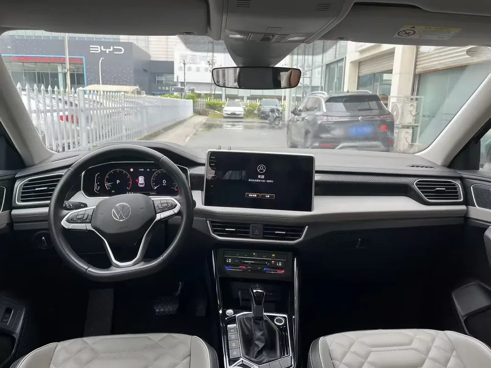 Volkswagen Tayron Tanyue 2023 300TSI 2WD Luxury Plus Advanced Edition 2024 — thumbnail 2