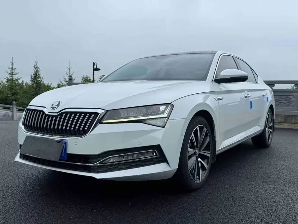 Skoda Superb Speedy 2023 TSI280 DSG Premium Edition 2023 — photo 1, buy with delivery to Moscow