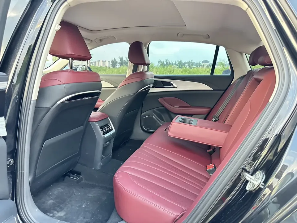 Hongqi H5 Hongqi H5 2025 1.5T DCT Flagship Edition 2025 — thumbnail 3