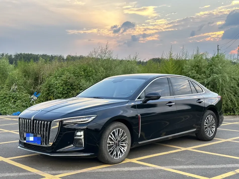 Hongqi H5 Hongqi H5 2025 1.5T DCT Flagship Edition 2025 — photo 1, buy with delivery to Moscow