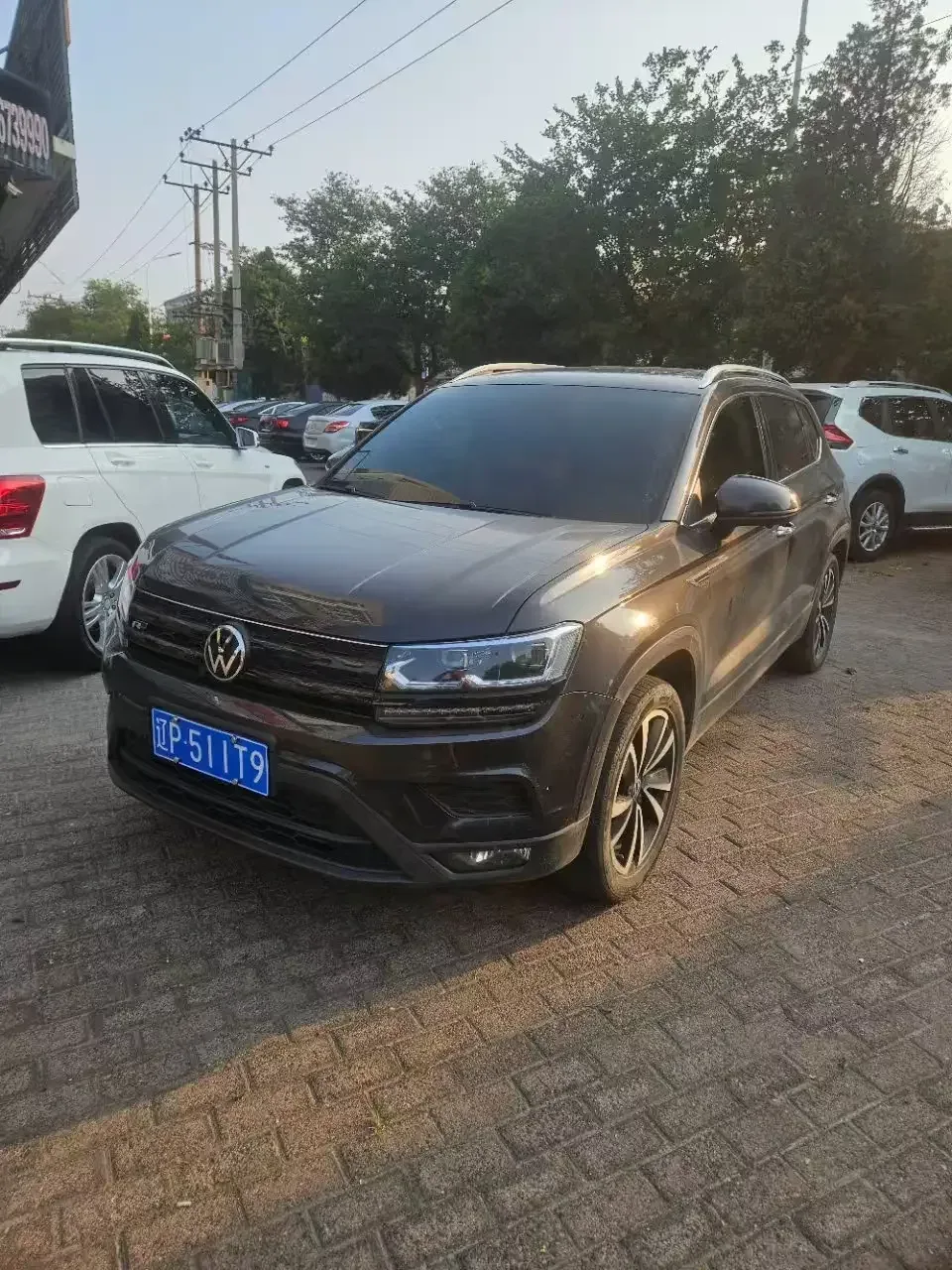 Volkswagen Tharu tuyue 2022 280TSI 2WD Deluxe Edition 2023 — photo 1, buy with delivery to Moscow