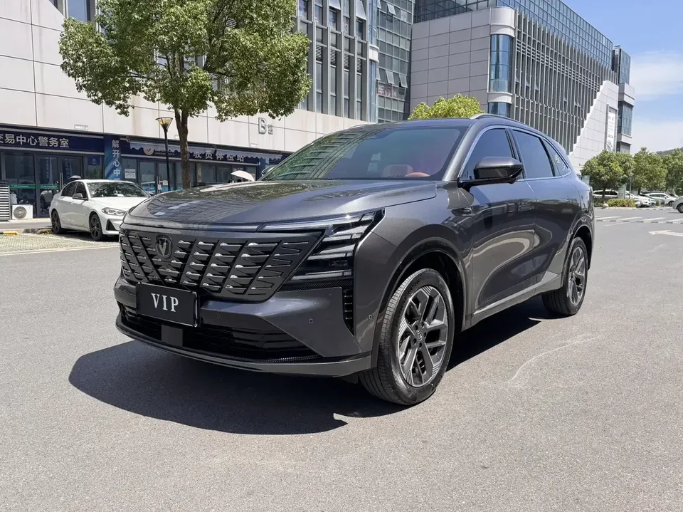 Changan CS75PLUS Changan CS75 PLUS 2025 The fourth generation 1.5T new Blue Whale smart flagship model 2025 — photo 1, buy with delivery to Moscow