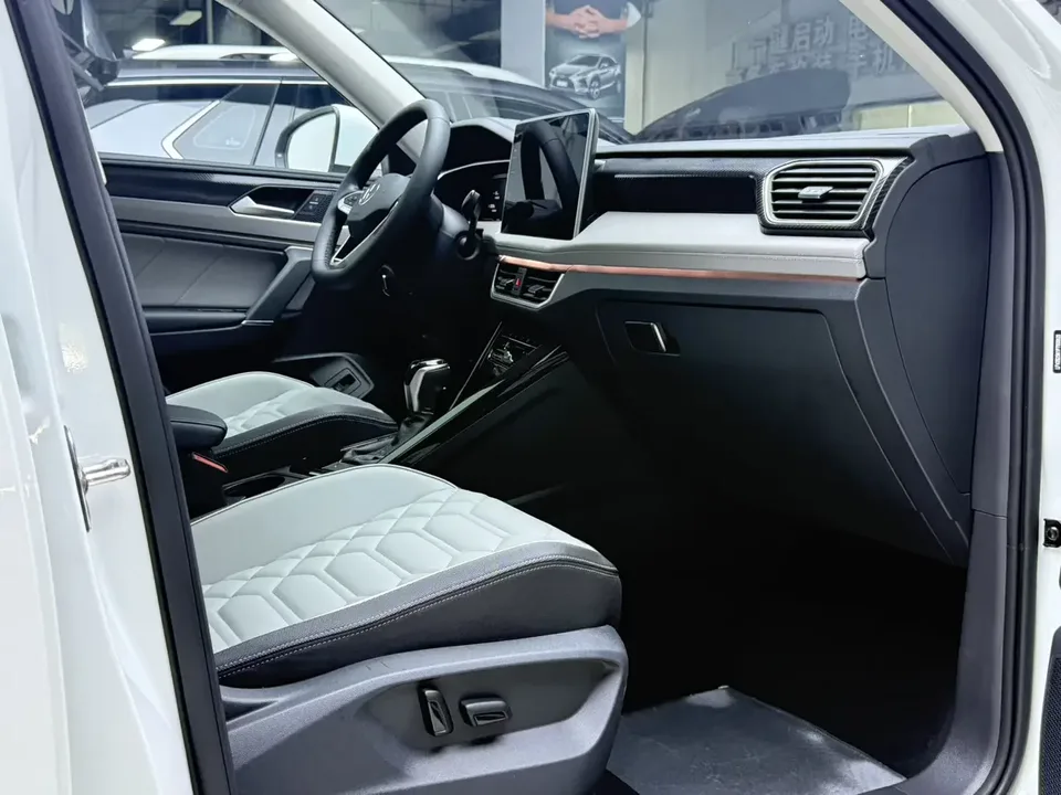 Volkswagen Tayron Tanyue 2023 280TSI 2WD Luxury Plus Advanced Edition 2023 — thumbnail 4
