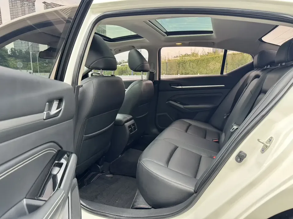 Nissan Altima Sound of nature 2021 2.0L XL Comfort Edition 2022 — thumbnail 4