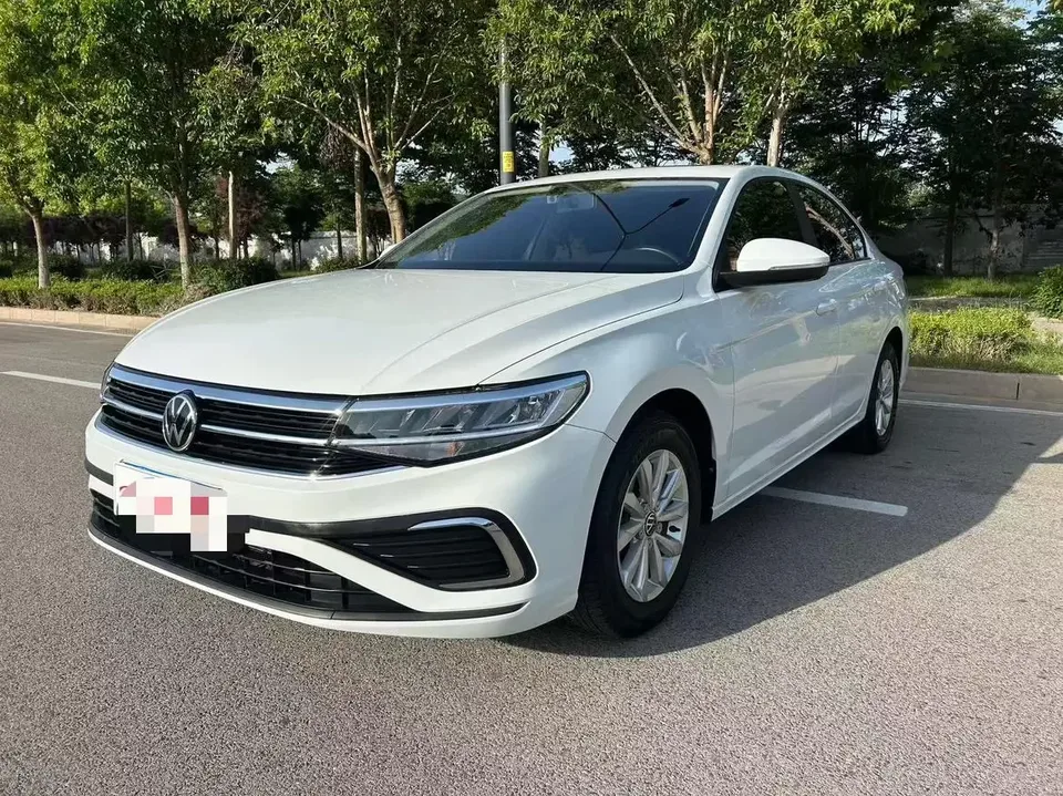 Volkswagen Bora Bora 2023 1.5L Automatic Limited Edition 2023 — photo 1, buy with delivery to Moscow
