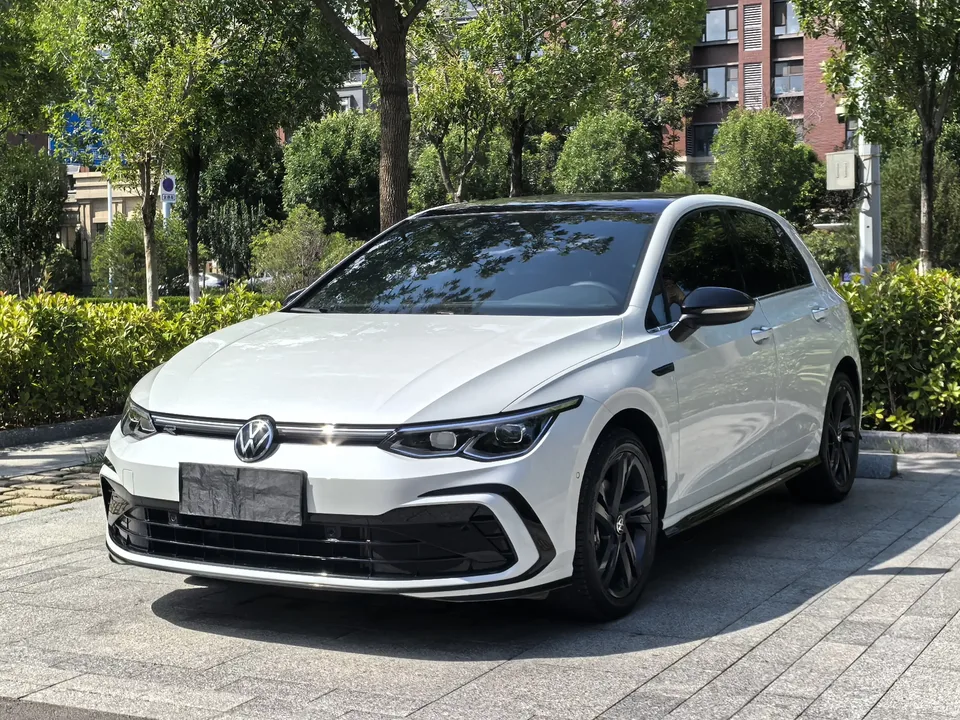 Volkswagen Golf golf 2021 280TSI DSG R-Line 2022 — photo 1, buy with delivery to Moscow