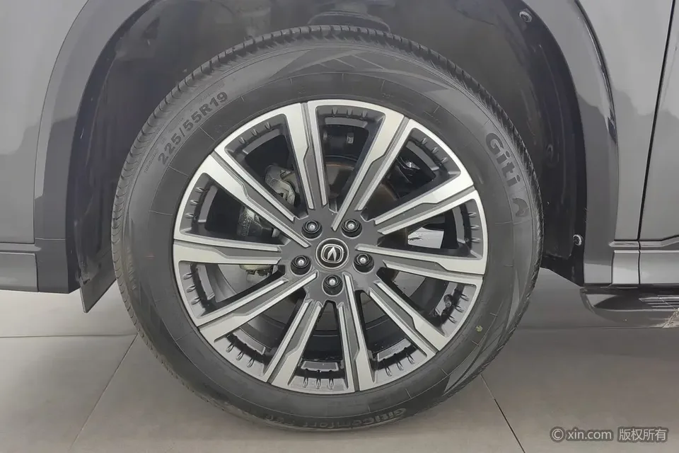Changan CS75PLUS Changan CS75 PLUS 2023 The third generation 1.5T automatic premium model 2024 — thumbnail 3
