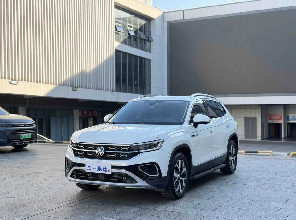 Volkswagen Tayron Tanyue 2023 280TSI 2WD Luxury Plus Advanced Edition 2023 — photo 1, buy with delivery to Moscow