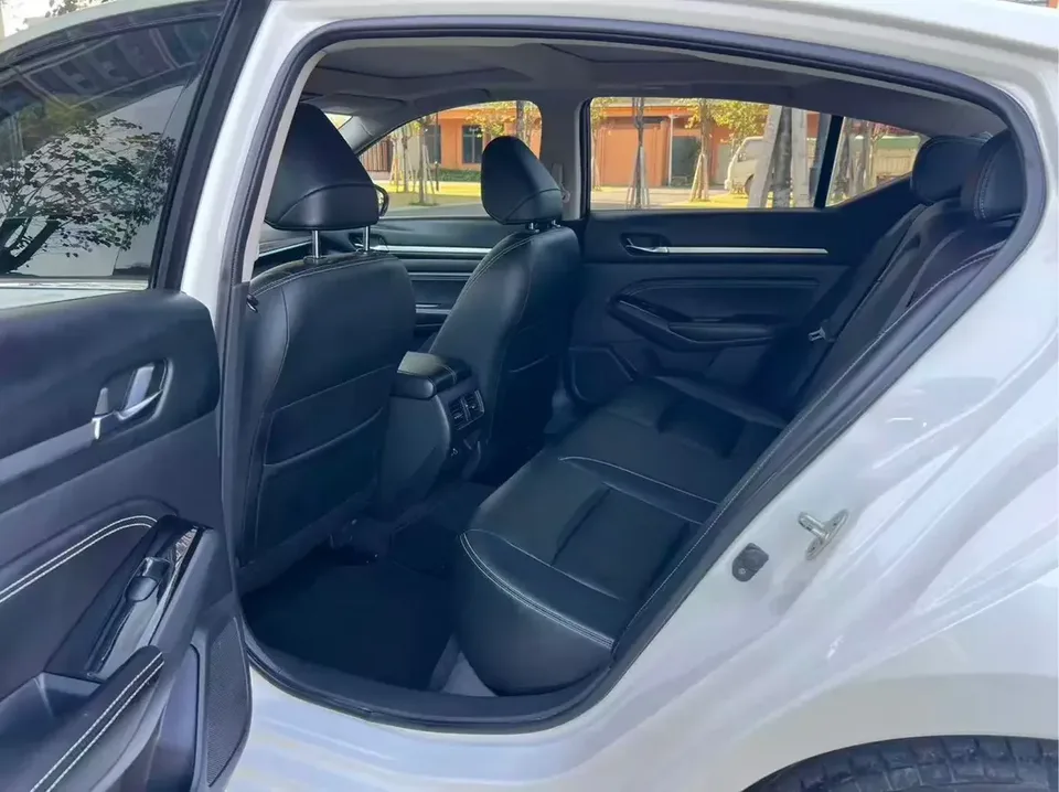 Nissan Altima Sound of nature 2021 2.0L XL Comfort Edition 2022 — thumbnail 3