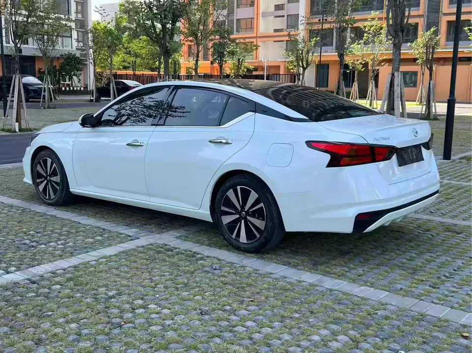Nissan Altima Sound of nature 2021 2.0L XL Comfort Edition 2022 — thumbnail 4