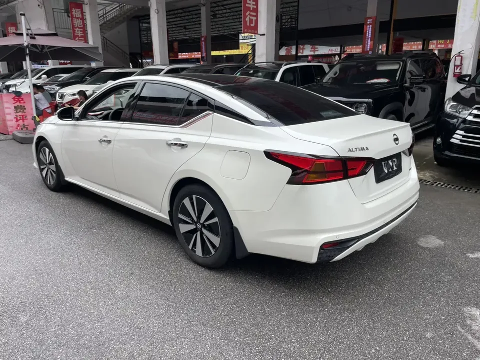 Nissan Altima Sound of nature 2021 2.0L XL Comfort Edition 2022 — thumbnail 4