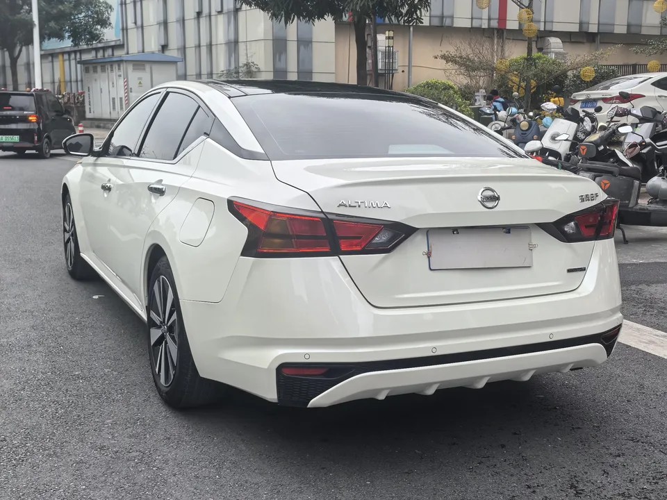 Nissan Altima Sound of nature 2021 2.0L XL Comfort Edition 2023 — thumbnail 4