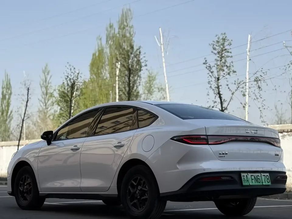 BYD Seal 05DM Seal 05DM 2026 DM-i 128KM Luxury 2025 — thumbnail 4