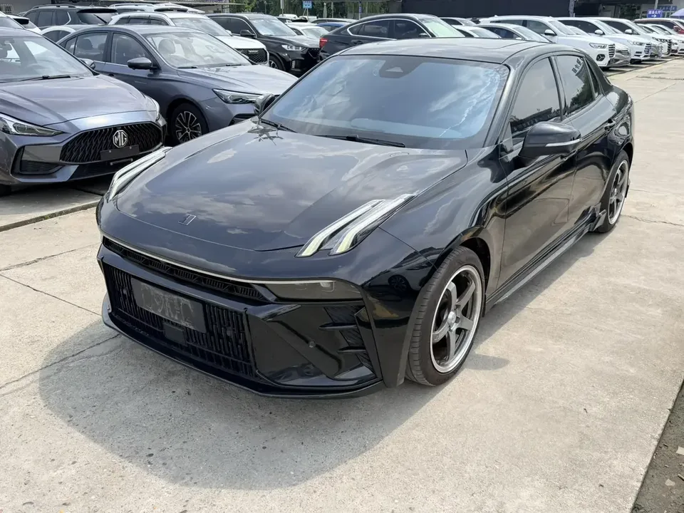 Lynk & Co 03 Lynk & Co 03 2023 1.5TD DCT Jin Pro 2023 — photo 1, buy with delivery to Moscow