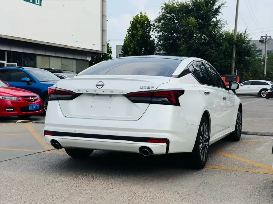 Nissan Altima Sound of nature 2025 2.0L XL-TLS Enjoy Edition 2025 — thumbnail 2